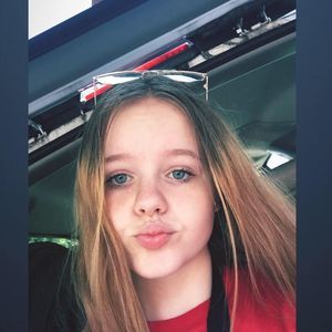 Meet your Posher, Alexis